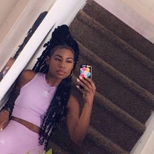 Meet your Posher, Jade